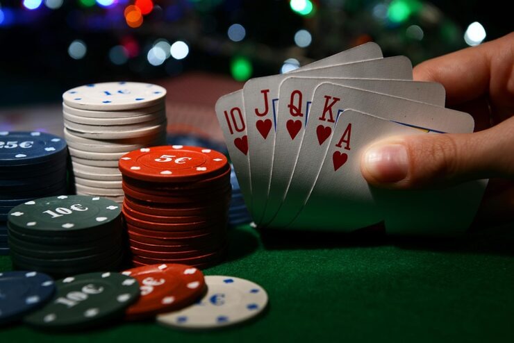 Live roulette wheel with croupier at slot nagaemas99 studio